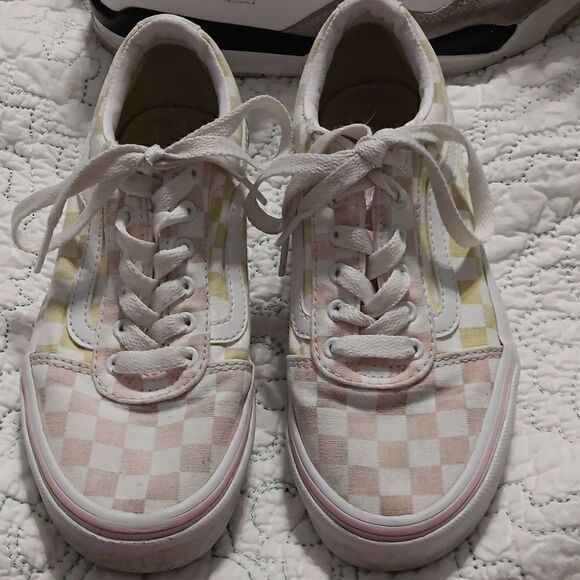 Vans   - Picture 1 of 5